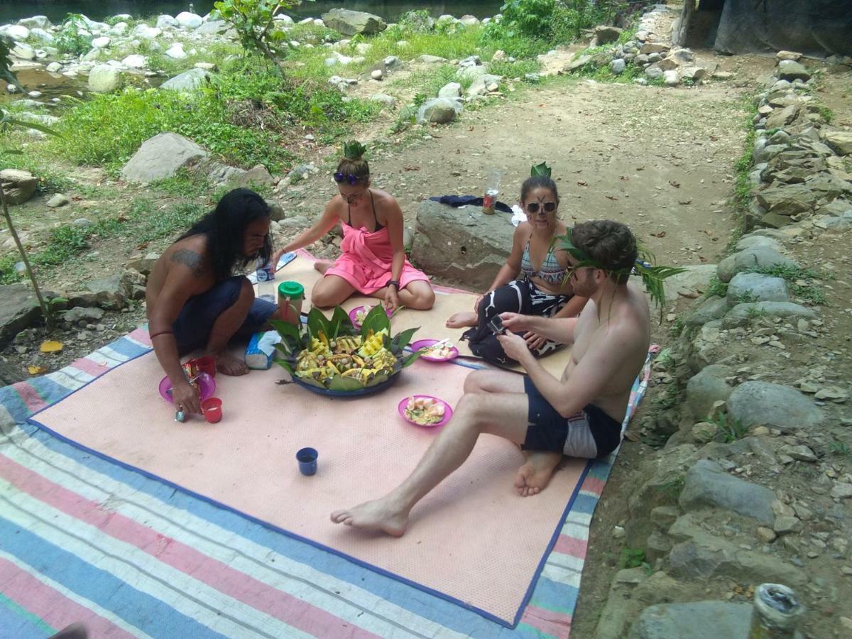 Landak River Guest House Only Trekking With Us Bukit Lawang Exteriér fotografie